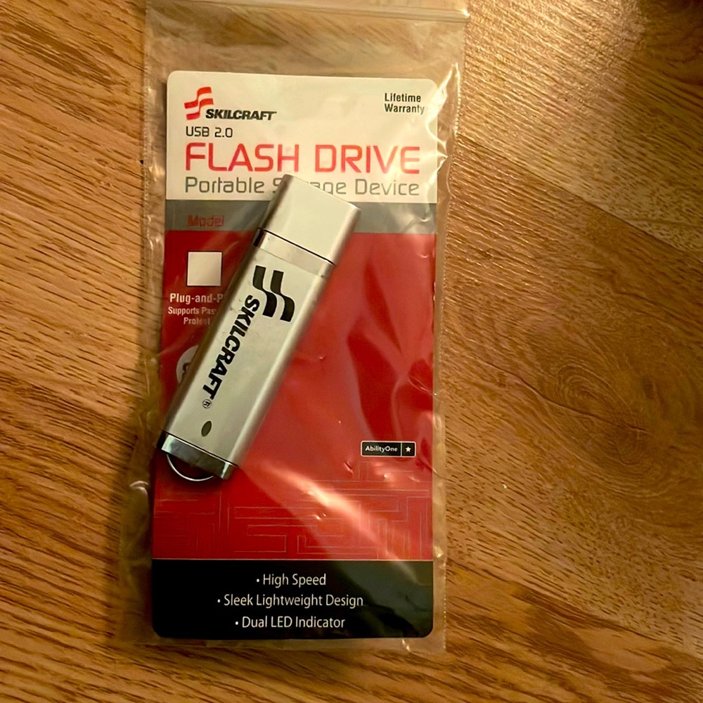 USA 2.0 Flash Drive Portable Storage Device